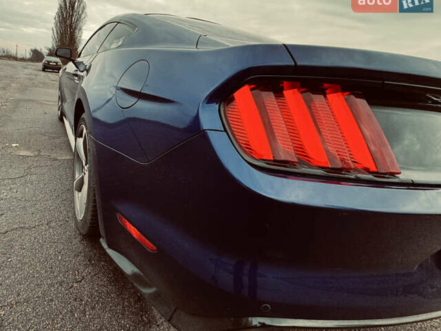 Синий Форд Мустанг, объемом двигателя 2.3 л и пробегом 128 тыс. км за 15800 $, фото 14 на Automoto.ua