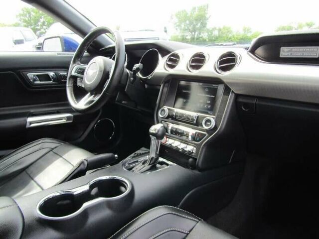 Синий Форд Мустанг, объемом двигателя 2.26 л и пробегом 42 тыс. км за 3000 $, фото 14 на Automoto.ua