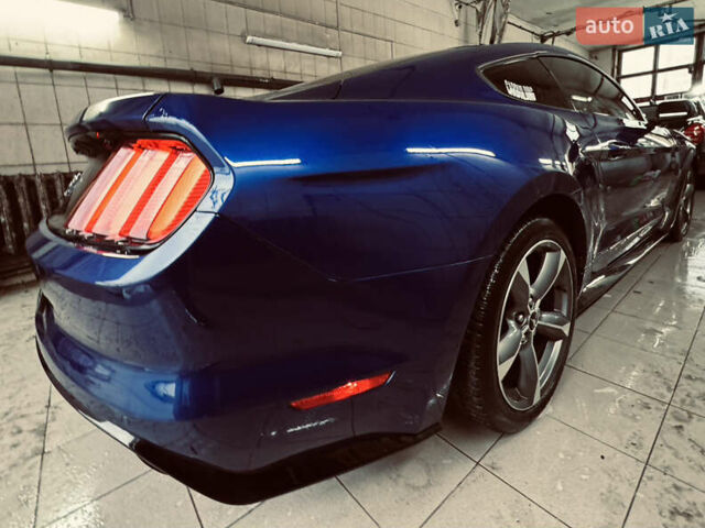 Синий Форд Мустанг, объемом двигателя 2.3 л и пробегом 128 тыс. км за 15800 $, фото 17 на Automoto.ua