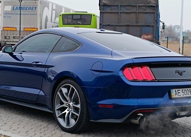 Синій Форд Мустанг, об'ємом двигуна 2.3 л та пробігом 53 тис. км за 17777 $, фото 3 на Automoto.ua