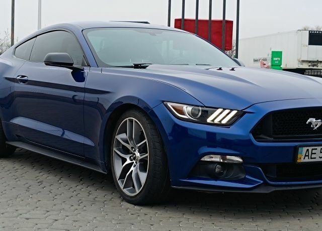 Синій Форд Мустанг, об'ємом двигуна 2.3 л та пробігом 53 тис. км за 17777 $, фото 5 на Automoto.ua