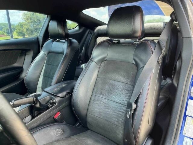 Синий Форд Мустанг, объемом двигателя 5 л и пробегом 70 тыс. км за 9900 $, фото 8 на Automoto.ua