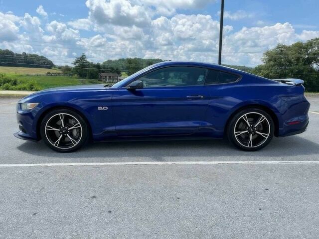 Синий Форд Мустанг, объемом двигателя 5 л и пробегом 70 тыс. км за 9900 $, фото 3 на Automoto.ua