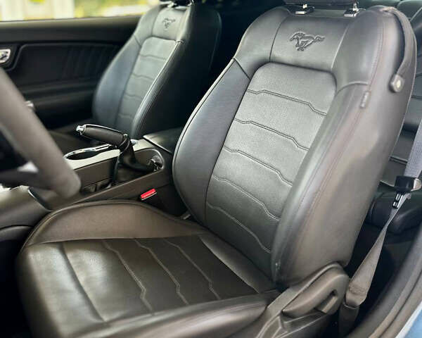 Синий Форд Мустанг, объемом двигателя 2.26 л и пробегом 104 тыс. км за 12599 $, фото 9 на Automoto.ua