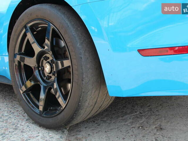 Синий Форд Мустанг, объемом двигателя 4.95 л и пробегом 153 тыс. км за 28200 $, фото 32 на Automoto.ua