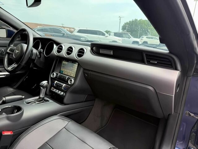 Синій Форд Мустанг, об'ємом двигуна 2.3 л та пробігом 57 тис. км за 13200 $, фото 13 на Automoto.ua
