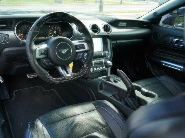 Синий Форд Мустанг, объемом двигателя 5 л и пробегом 42 тыс. км за 16000 $, фото 6 на Automoto.ua