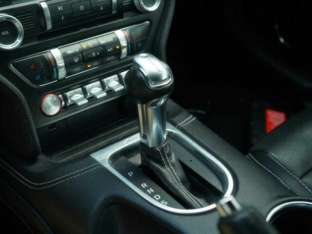 Синий Форд Мустанг, объемом двигателя 5 л и пробегом 42 тыс. км за 16000 $, фото 8 на Automoto.ua