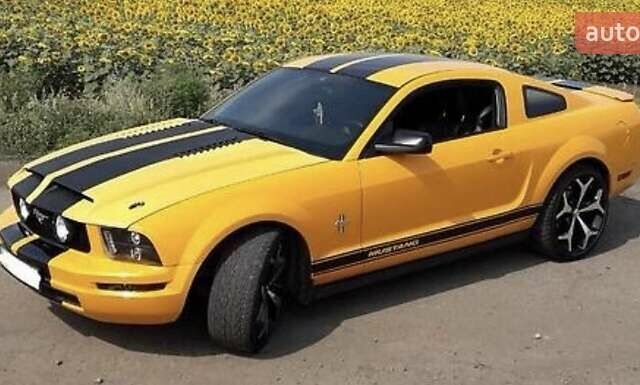 Оранжевый Форд Мустанг, объемом двигателя 4 л и пробегом 92 тыс. км за 9999 $, фото 2 на Automoto.ua