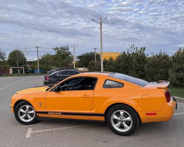 Оранжевый Форд Мустанг, объемом двигателя 4 л и пробегом 92 тыс. км за 9999 $, фото 6 на Automoto.ua