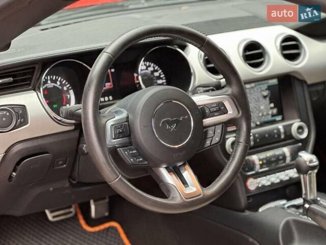 Оранжевый Форд Мустанг, объемом двигателя 2.3 л и пробегом 183 тыс. км за 18490 $, фото 13 на Automoto.ua