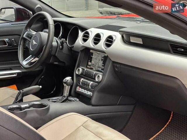 Оранжевый Форд Мустанг, объемом двигателя 2.3 л и пробегом 183 тыс. км за 18490 $, фото 11 на Automoto.ua