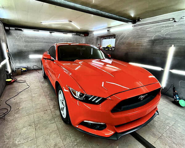 Оранжевый Форд Мустанг, объемом двигателя 2.3 л и пробегом 38 тыс. км за 24500 $, фото 4 на Automoto.ua