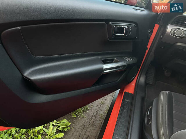 Оранжевый Форд Мустанг, объемом двигателя 2.3 л и пробегом 38 тыс. км за 24500 $, фото 9 на Automoto.ua