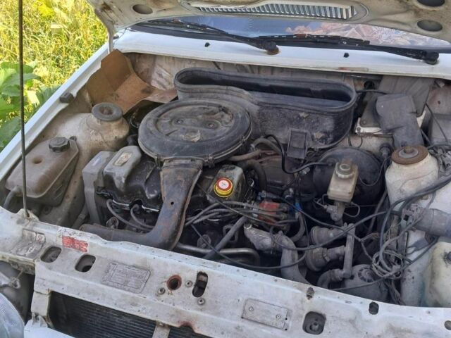 Білий Форд Оріон, об'ємом двигуна 1.4 л та пробігом 250 тис. км за 700 $, фото 4 на Automoto.ua