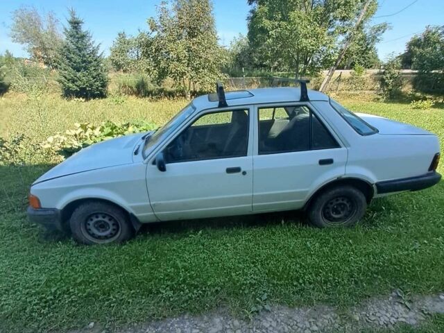 Білий Форд Оріон, об'ємом двигуна 1.4 л та пробігом 250 тис. км за 700 $, фото 3 на Automoto.ua