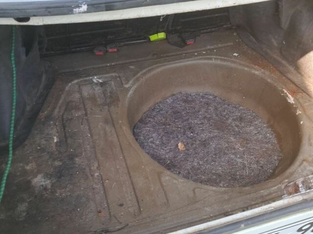 Білий Форд Оріон, об'ємом двигуна 1.4 л та пробігом 250 тис. км за 700 $, фото 6 на Automoto.ua