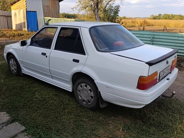 Белый Форд Орион, объемом двигателя 0 л и пробегом 250 тыс. км за 833 $, фото 2 на Automoto.ua