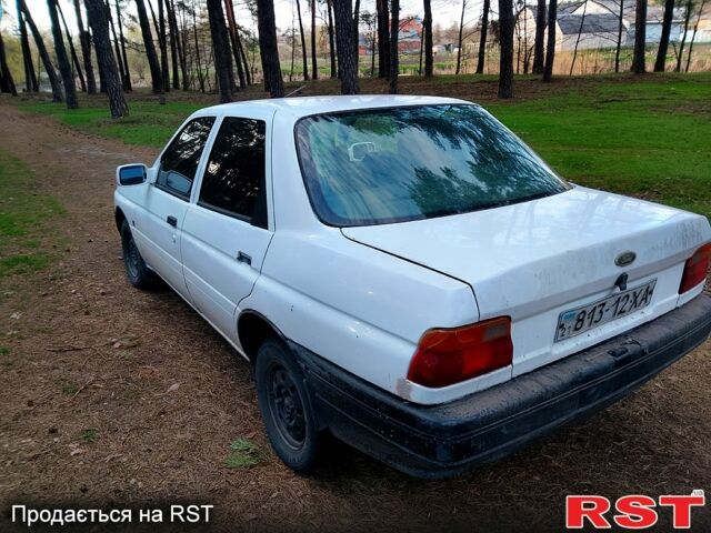 Белый Форд Орион, объемом двигателя 16 л и пробегом 240 тыс. км за 500 $, фото 3 на Automoto.ua