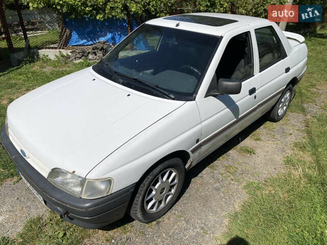 Белый Форд Орион, объемом двигателя 1.6 л и пробегом 307 тыс. км за 850 $, фото 1 на Automoto.ua