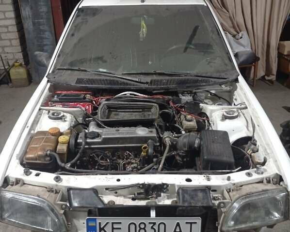 Форд Орион 1991 в Кривом Роге на Automoto.ua Белый Форд Орион, объемом двигателя 1.8 л и пробегом 500 тыс. км за 2500 $, фото 2 на Automoto.ua