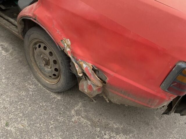 Форд Орион 1989 в Сумах на Automoto.ua Черный Форд Орион, объемом двигателя 1.3 л и пробегом 40 тыс. км за 333 $, фото 7 на Automoto.ua