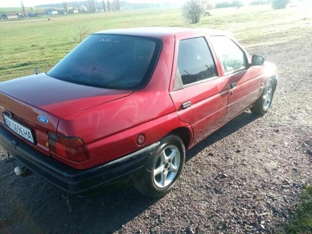 Красный Форд Орион, объемом двигателя 1 л и пробегом 300 тыс. км за 600 $, фото 4 на Automoto.ua