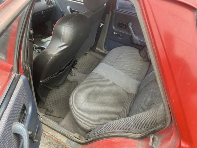 Форд Орион 1987 в Каменское - Днепродзержинск на Automoto.ua Красный Форд Орион, объемом двигателя 1.4 л и пробегом 3 тыс. км за 835 $, фото 2 на Automoto.ua