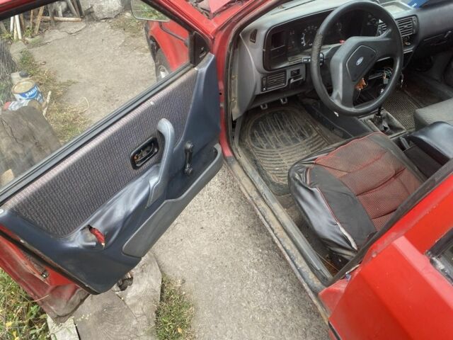 Форд Орион 1987 в Каменское - Днепродзержинск на Automoto.ua Красный Форд Орион, объемом двигателя 1.4 л и пробегом 3 тыс. км за 835 $, фото 4 на Automoto.ua