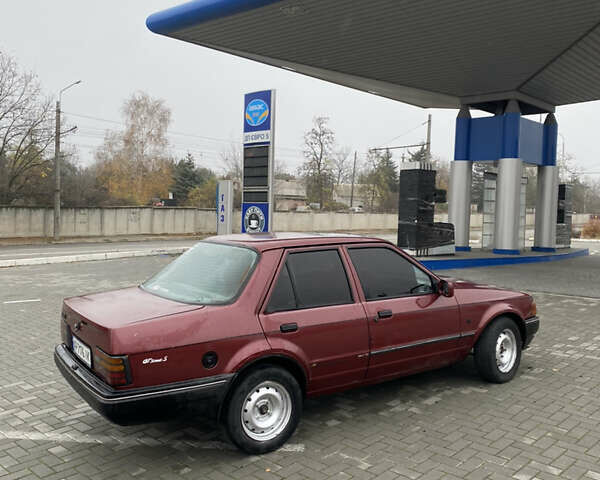 Червоний Форд Оріон, об'ємом двигуна 1.29 л та пробігом 256 тис. км за 700 $, фото 1 на Automoto.ua