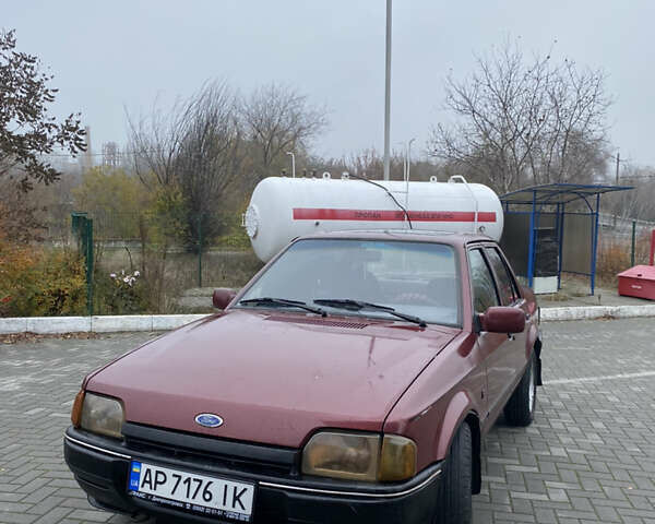 Червоний Форд Оріон, об'ємом двигуна 1.29 л та пробігом 256 тис. км за 700 $, фото 4 на Automoto.ua