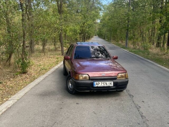 Червоний Форд Оріон, об'ємом двигуна 1.3 л та пробігом 300 тис. км за 1000 $, фото 3 на Automoto.ua