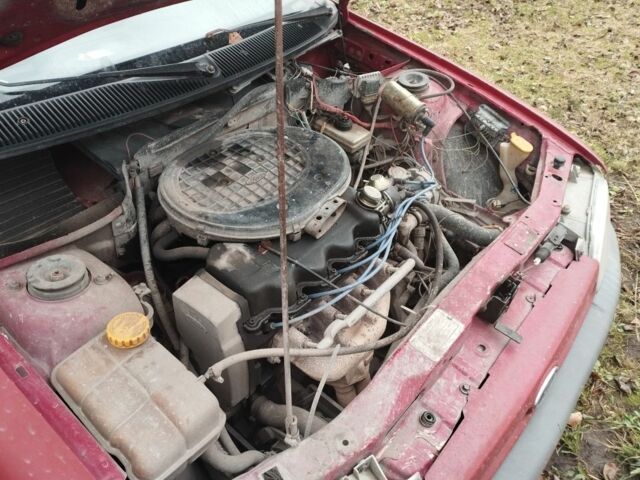 Красный Форд Орион, объемом двигателя 1.6 л и пробегом 300 тыс. км за 350 $, фото 8 на Automoto.ua