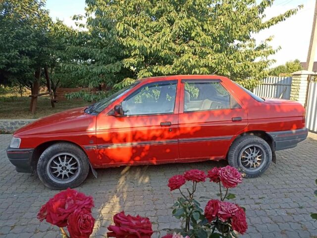 Красный Форд Орион, объемом двигателя 1.4 л и пробегом 341 тыс. км за 1000 $, фото 1 на Automoto.ua