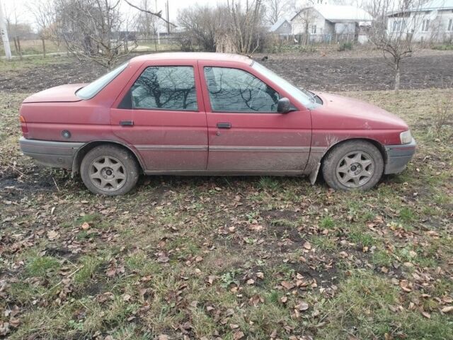 Красный Форд Орион, объемом двигателя 1.6 л и пробегом 300 тыс. км за 350 $, фото 1 на Automoto.ua