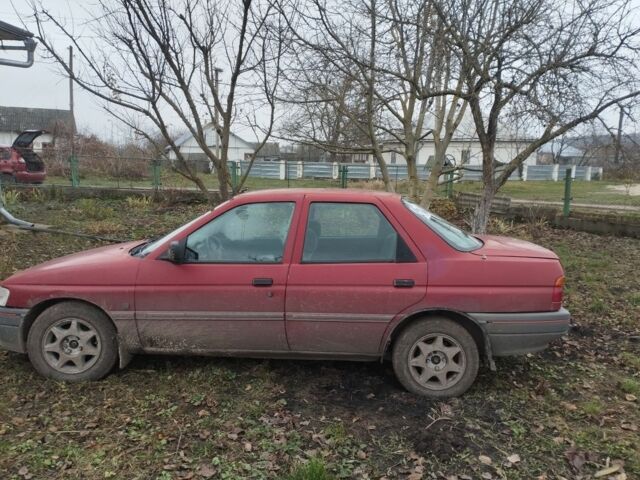 Красный Форд Орион, объемом двигателя 1.6 л и пробегом 300 тыс. км за 350 $, фото 3 на Automoto.ua