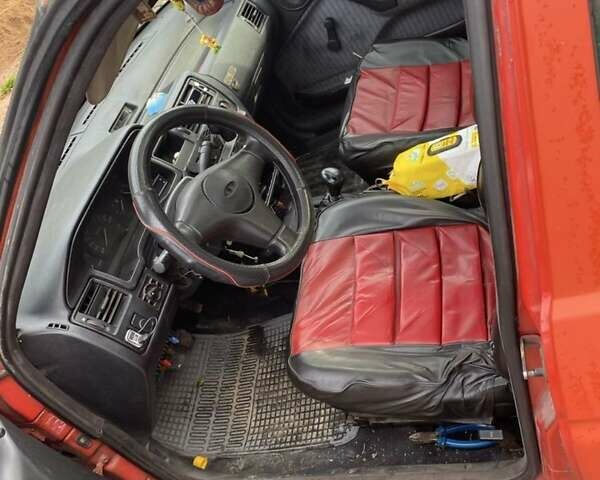 Красный Форд Орион, объемом двигателя 1.8 л и пробегом 56 тыс. км за 750 $, фото 1 на Automoto.ua