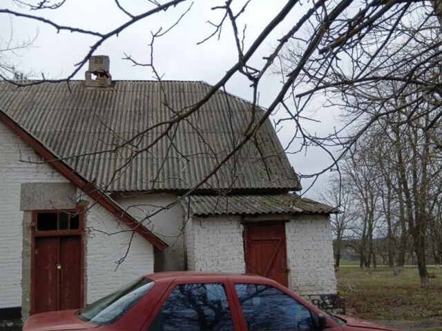 Красный Форд Орион, объемом двигателя 1.6 л и пробегом 800 тыс. км за 2000 $, фото 1 на Automoto.ua