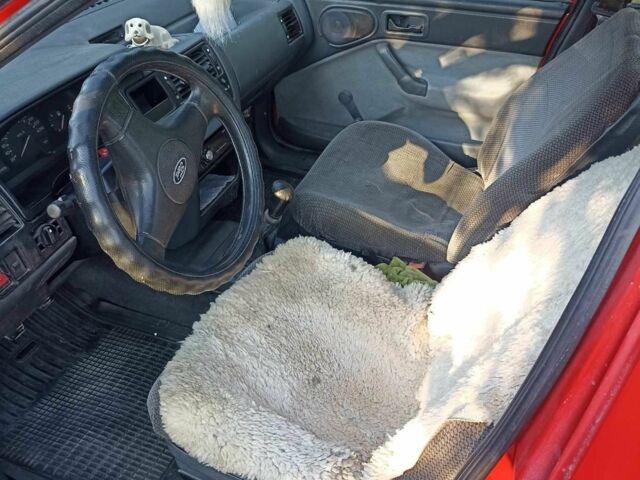 Красный Форд Орион, объемом двигателя 1.4 л и пробегом 341 тыс. км за 1000 $, фото 7 на Automoto.ua