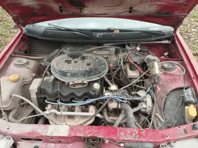 Красный Форд Орион, объемом двигателя 1.6 л и пробегом 300 тыс. км за 350 $, фото 7 на Automoto.ua