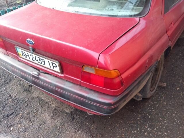 Червоний Форд Оріон, об'ємом двигуна 1.4 л та пробігом 300 тис. км за 497 $, фото 2 на Automoto.ua