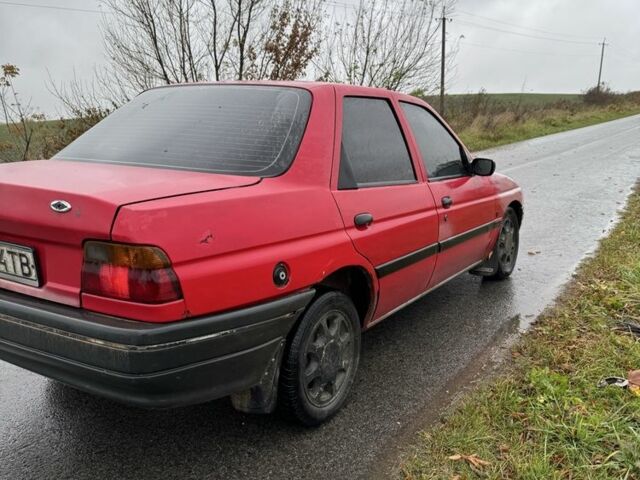 Форд Орион 1991 в Львове на Automoto.ua Красный Форд Орион, объемом двигателя 1.8 л и пробегом 500 тыс. км за 600 $, фото 3 на Automoto.ua