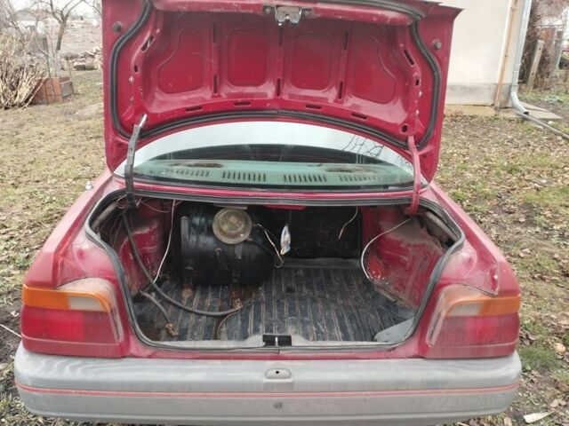 Красный Форд Орион, объемом двигателя 1.6 л и пробегом 300 тыс. км за 350 $, фото 4 на Automoto.ua