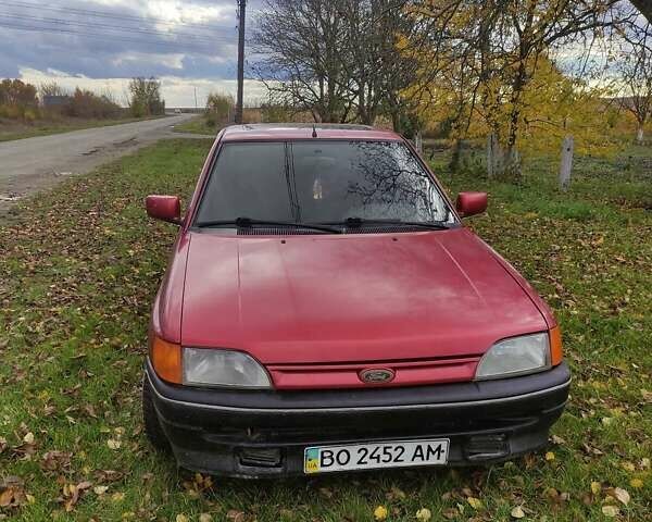Красный Форд Орион, объемом двигателя 1.6 л и пробегом 300 тыс. км за 358 $, фото 4 на Automoto.ua