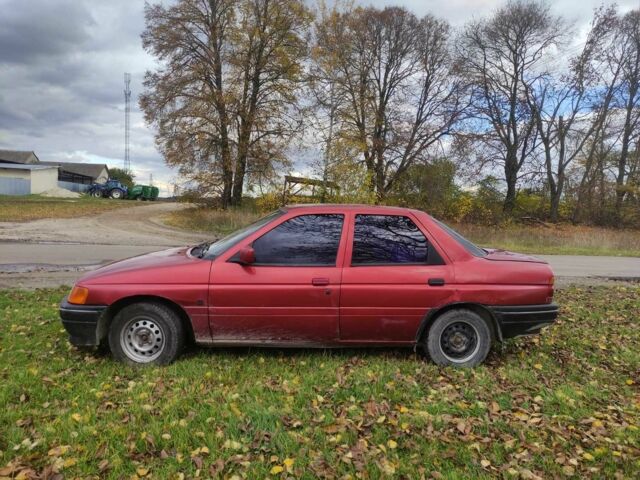 Червоний Форд Оріон, об'ємом двигуна 1.6 л та пробігом 300 тис. км за 358 $, фото 1 на Automoto.ua