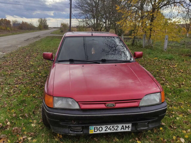 Красный Форд Орион, объемом двигателя 1.6 л и пробегом 300 тыс. км за 358 $, фото 2 на Automoto.ua