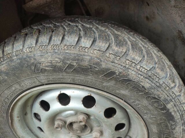 Червоний Форд Оріон, об'ємом двигуна 1.6 л та пробігом 300 тис. км за 358 $, фото 4 на Automoto.ua