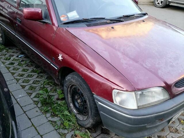 Красный Форд Орион, объемом двигателя 7 л и пробегом 852 тыс. км за 400 $, фото 5 на Automoto.ua