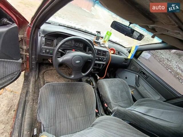 Красный Форд Орион, объемом двигателя 2 л и пробегом 186 тыс. км за 599 $, фото 7 на Automoto.ua