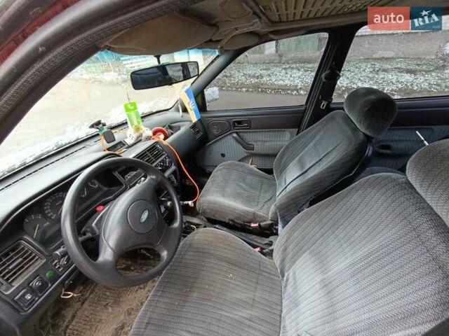 Красный Форд Орион, объемом двигателя 2 л и пробегом 186 тыс. км за 599 $, фото 3 на Automoto.ua